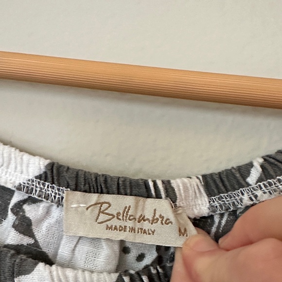 Elegant Black and White Floral Blouse - Picture 2 of 4